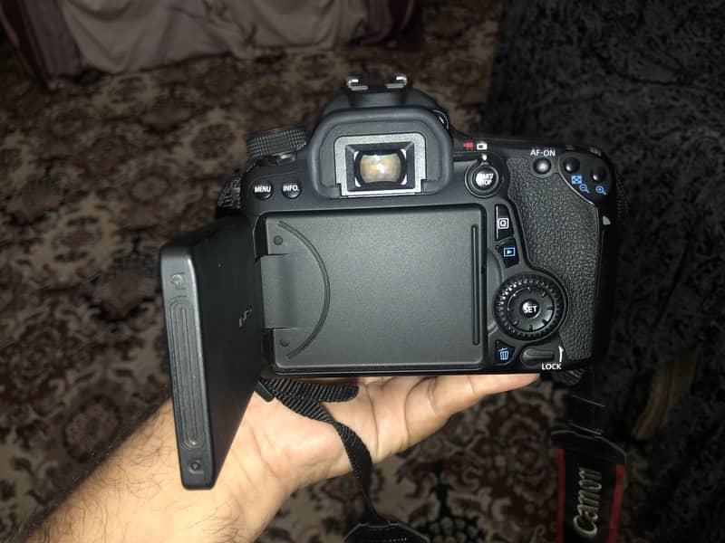 Canon EOS 70d with canon flash and lense 7