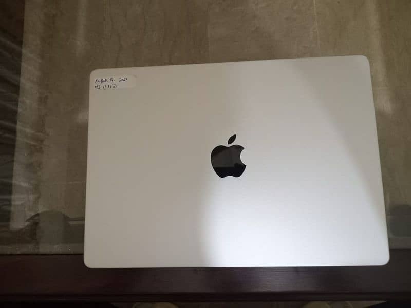 macbook pro 2023 m3 16gb 1tb under warranty 1
