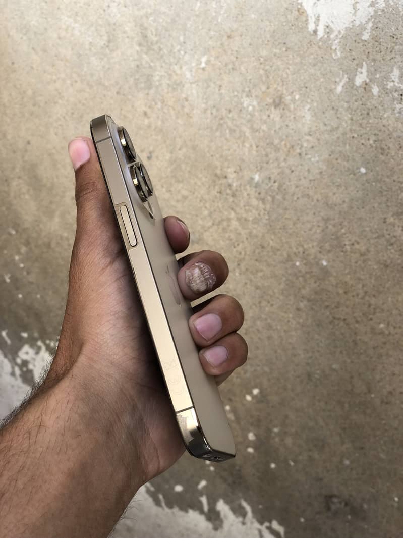 iPhone 14 pro factory unlock 1