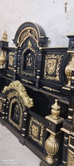 Bridal bed set in 10/10condition urgent sale
