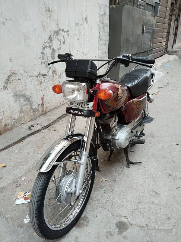 HONDA 125 / Model 2021 / Red Colour With Good Condition And Drive 1