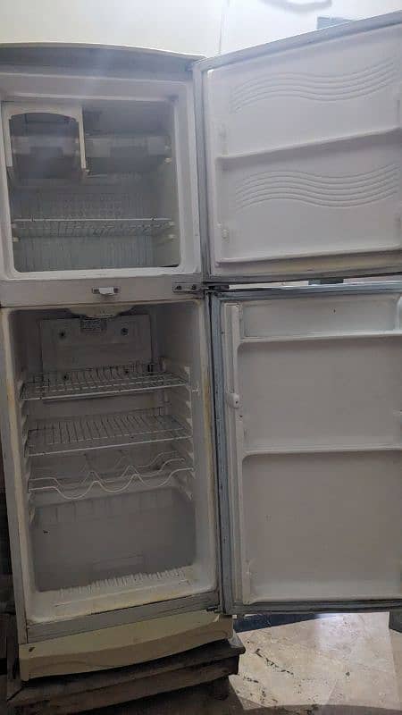 Waves fridge 3