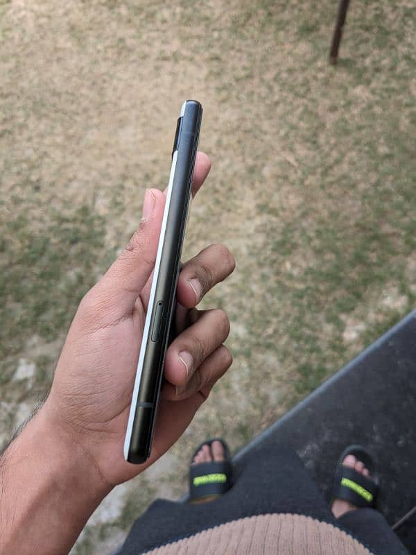 Google pixel 6A 3