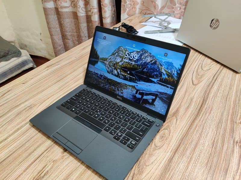 Dell 5400 8th Generation 16/256 Condition 10 / 10 Touch Secreen 0