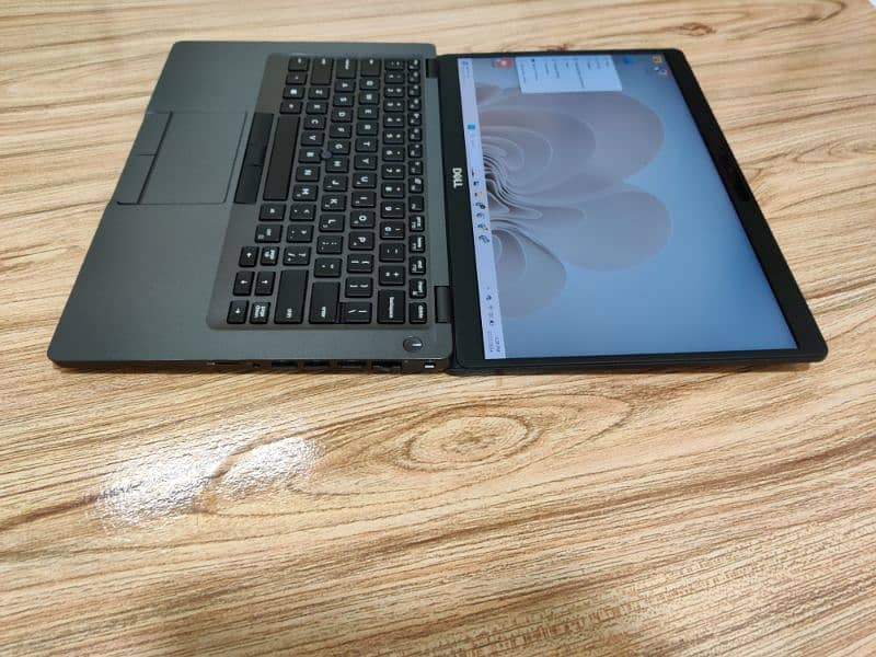 Dell 5400 8th Generation 16/256 Condition 10 / 10 Touch Secreen 3