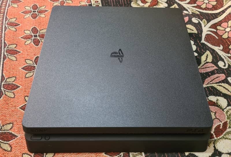 PS4 Slim 1TB Jailbreak 9.00 version with full loaded games 1