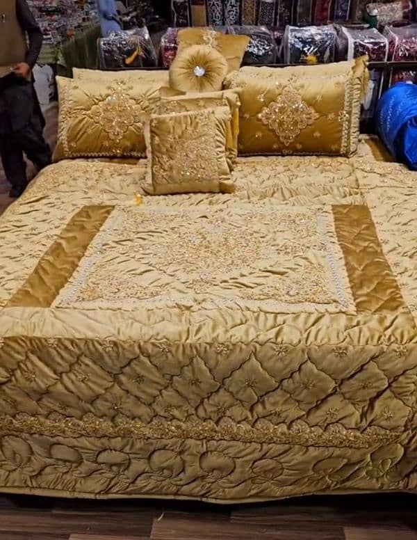 11 pics New valvet embroidery birdel bedsheets for sale 0