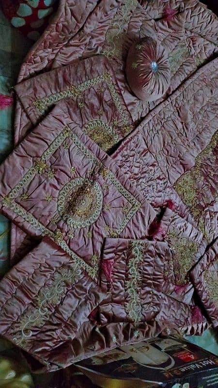 11 pics New valvet embroidery birdel bedsheets for sale 2