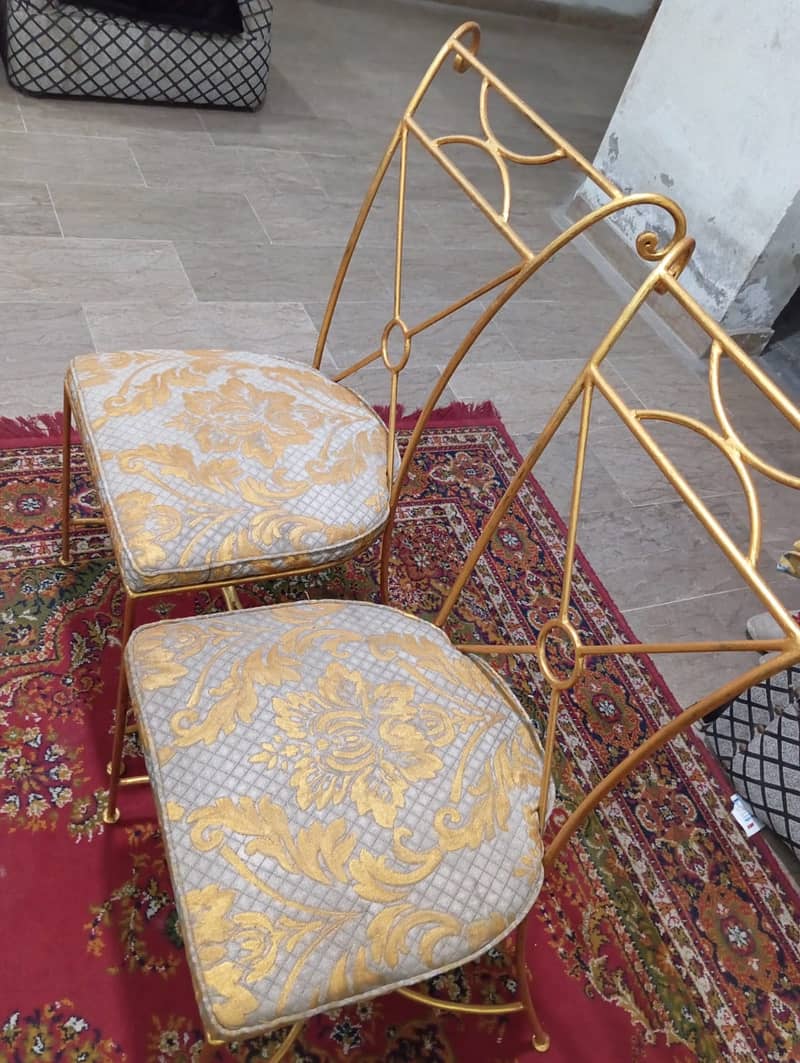 2 Table & 2 Chairs 0