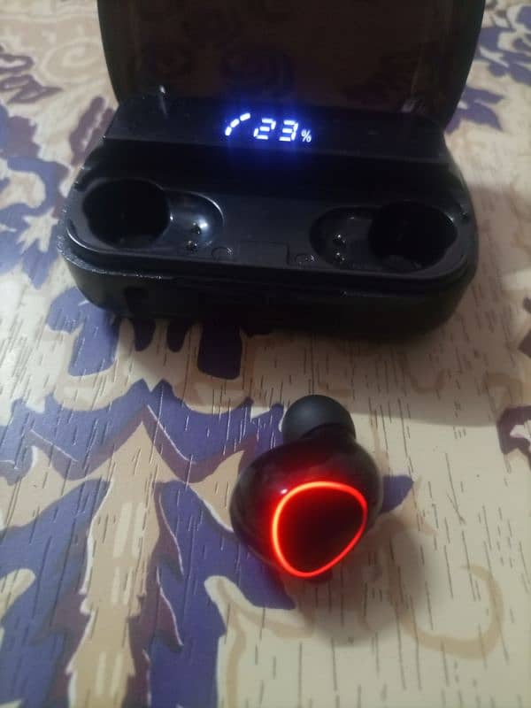 m 10 ear buds 0