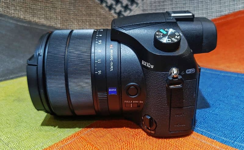 Sony RX10 Mark Iv 2