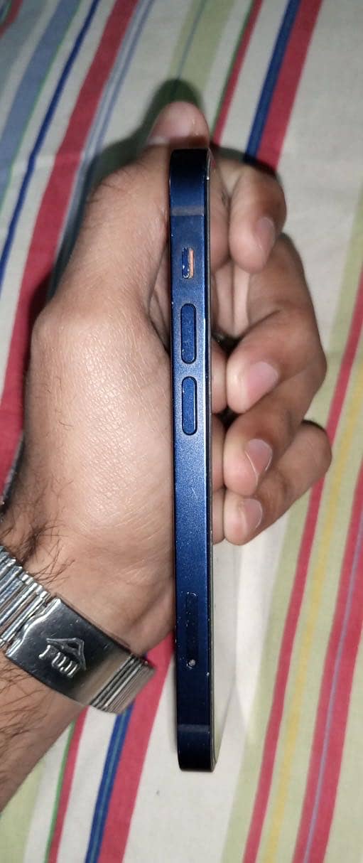I phone 12mini used condition 10/9 all ok  water pack 3