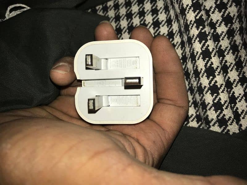 Apple adapter 2