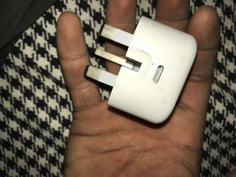 Apple adapter 3