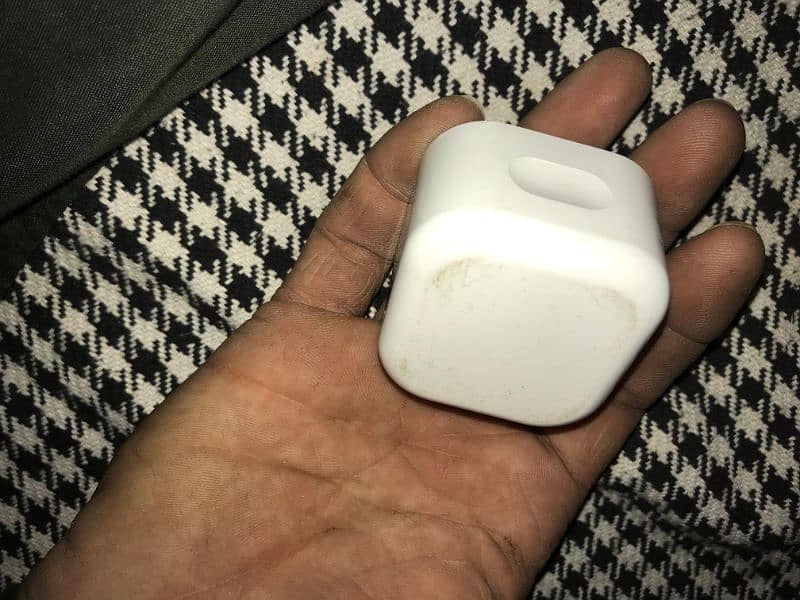 Apple adapter 4