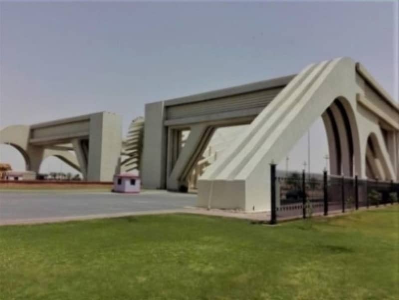 Paragon Towers 1400 sqft Flat In prime location near to grand masque at bahria town karachi 11