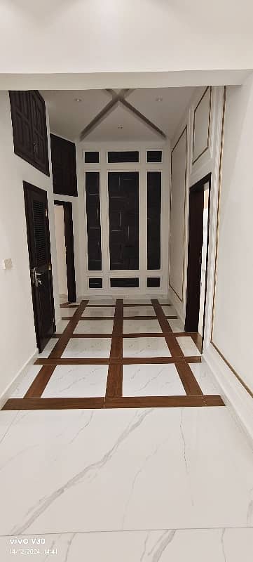 Well Maintained House In Very Attractive Price 8