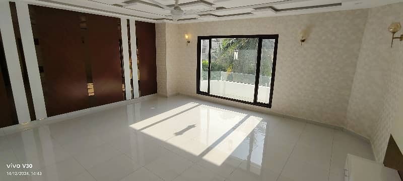 Well Maintained House In Very Attractive Price 13