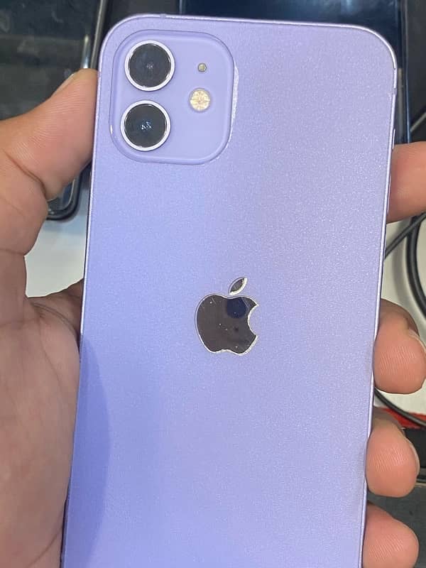 iPhone 12 0