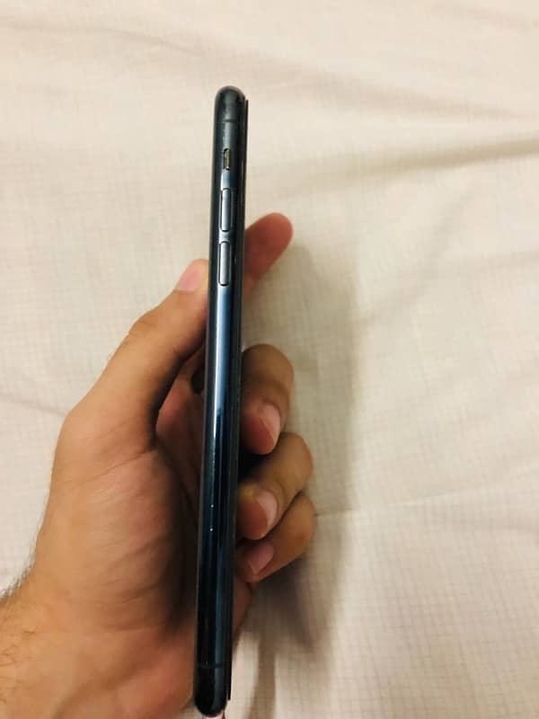 iphone 11 pro max 2