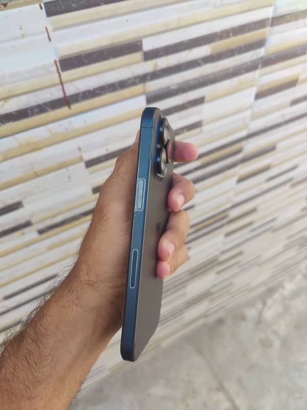 iphone 15 pro max 4