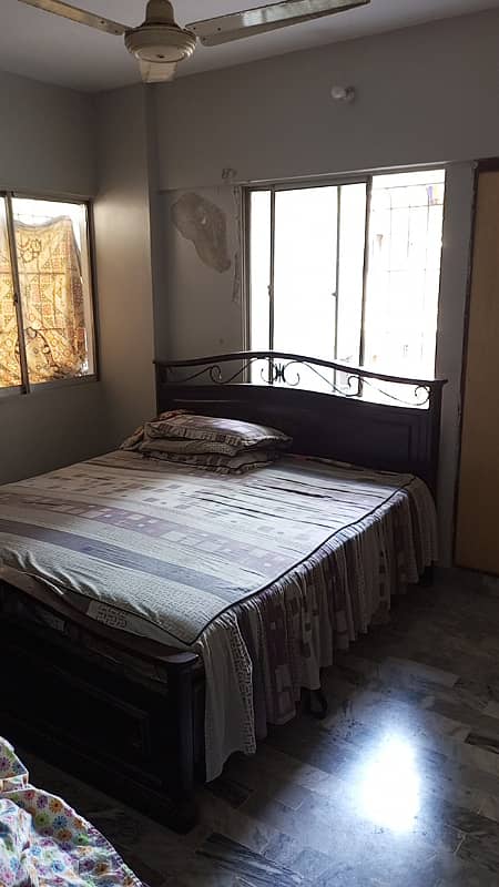 3 BEDS DRAWING DINING BOUNDARY WALL FLAT 16