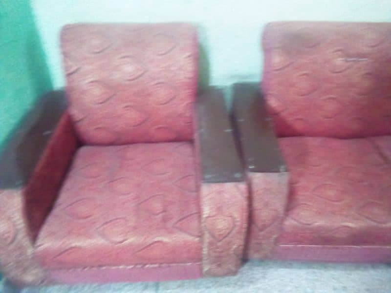boot achi condition ma sofa hai 0