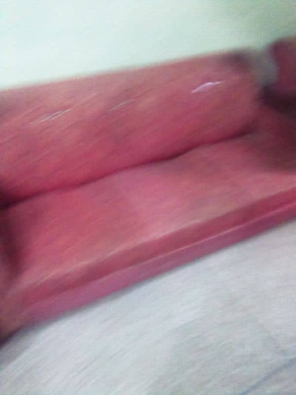 boot achi condition ma sofa hai 4