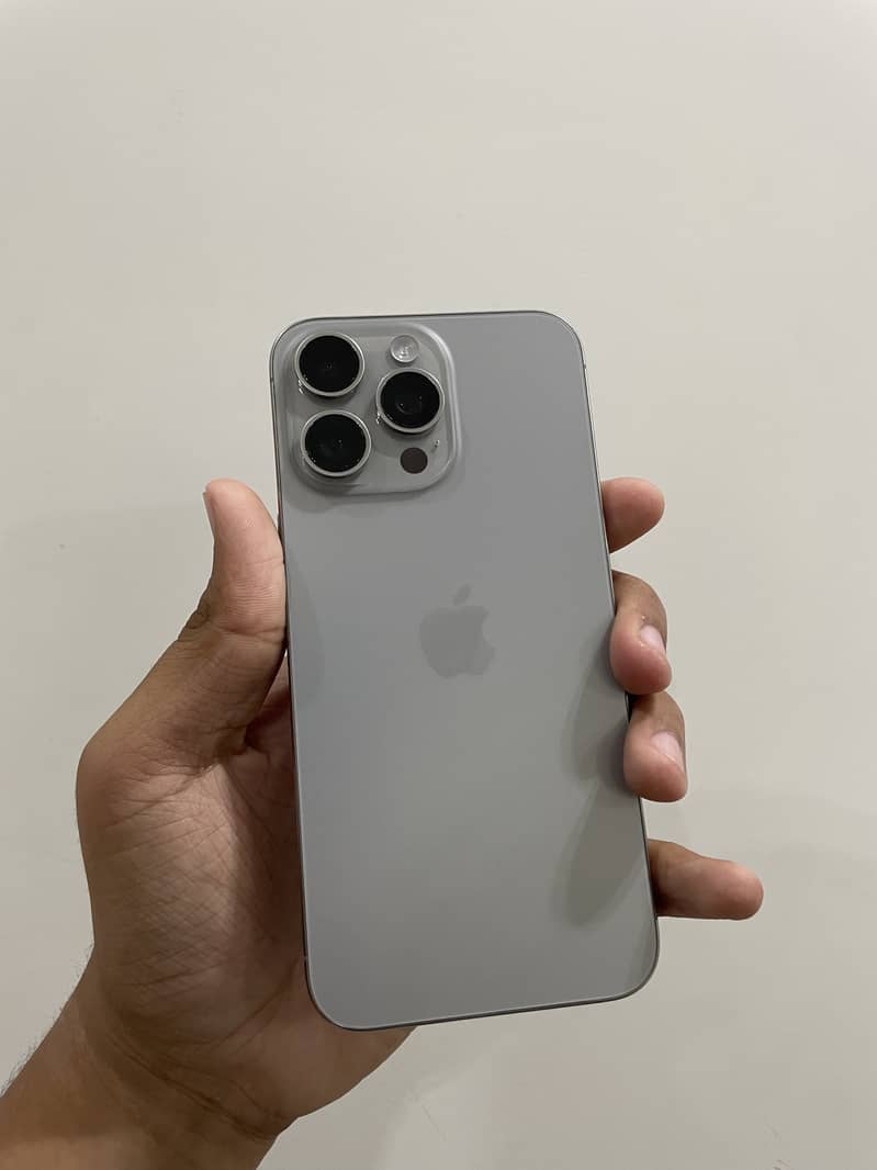 Apple iPhone 15 Pro Max 0