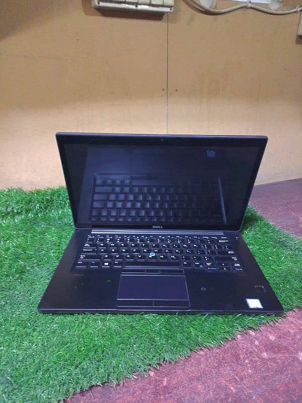 i5.7th Generation . Dell Latitude 7480 0