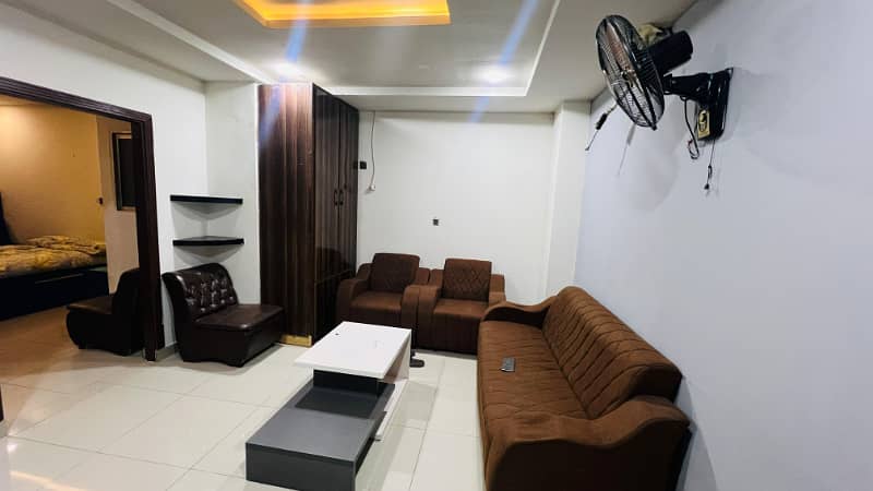 One bedroom fully furnished for short term weekly long term for rent 12