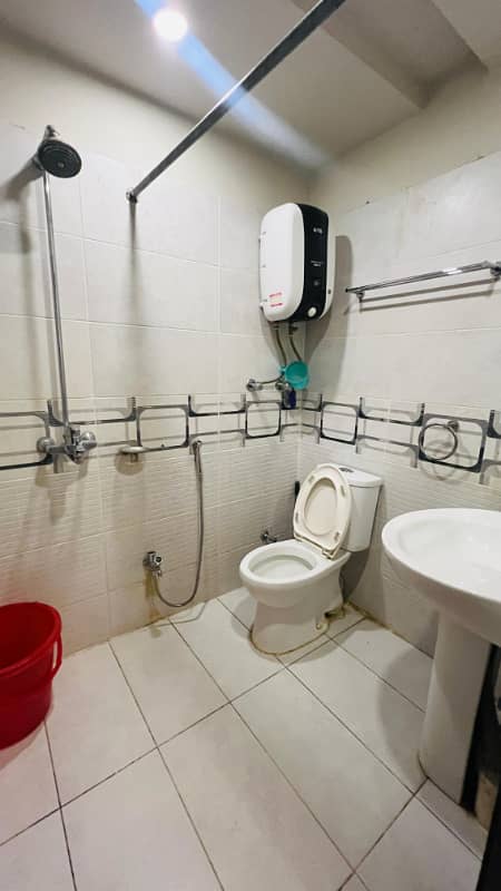 One bedroom fully furnished for short term weekly long term for rent 13