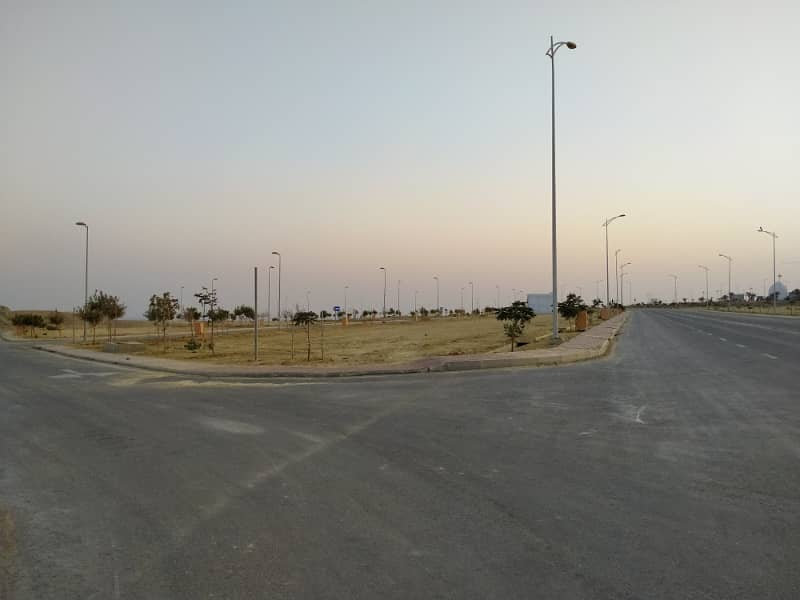 125 Sq Yd Plot for Sale in Precinct 14 Allotment in Hand Bahria Town Karachi Location: Precinct 14, Bahria Town Karachi Plot Size: 125 Sq Yards Status: Allotment in Hand Demand: [33 Lacs] 1