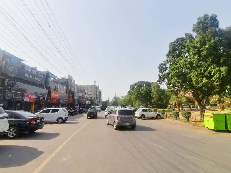 Get A Prime Location 392 Square Feet Shop For Sale In Barkat Market 12