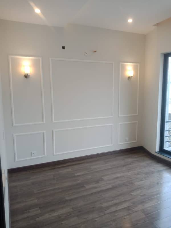 Beautiful Luxury 5 Marla House in DHA PH 6 Block D For Sale 0