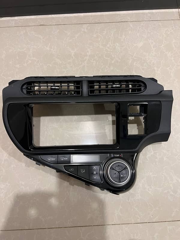 AC Control Panel | Toyota Aqua 0