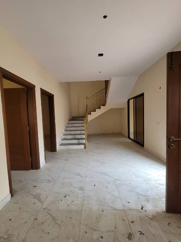 Chapal Uptown 160 Square Yards House Up For rent 6