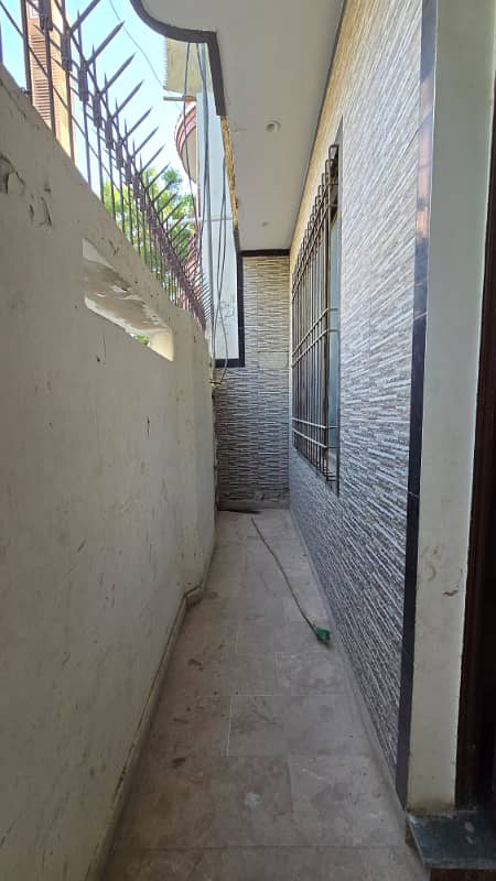 Urgent Sale 200 Sq Yd Ground+1 3