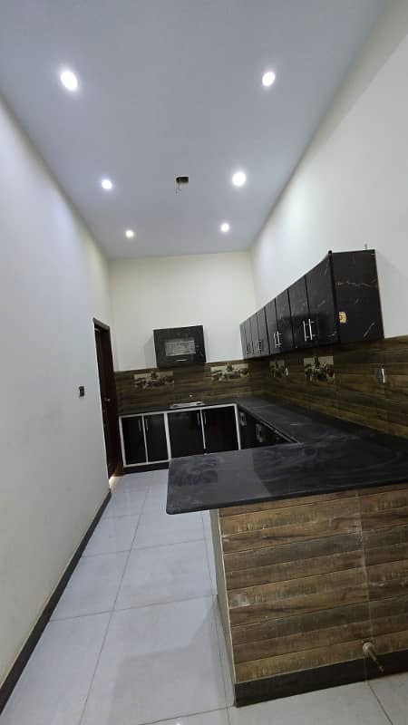 Urgent Sale 200 Sq Yd Ground+1 13