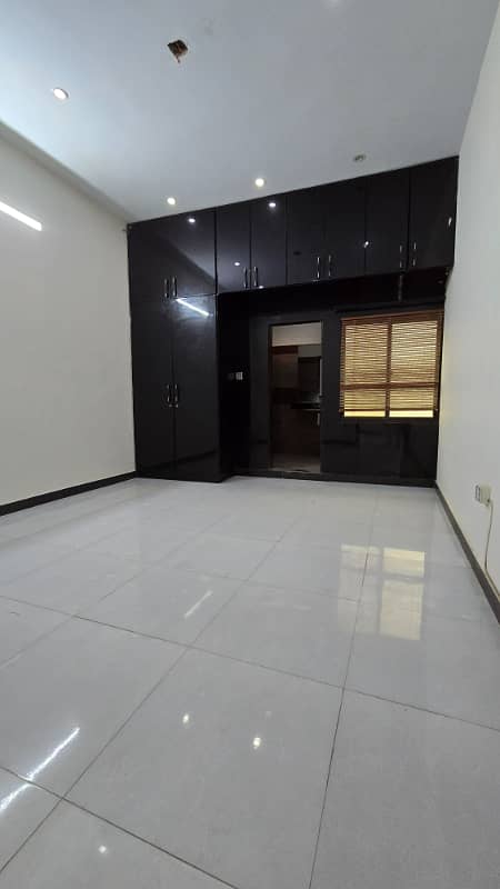Urgent Sale 200 Sq Yd Ground+1 16