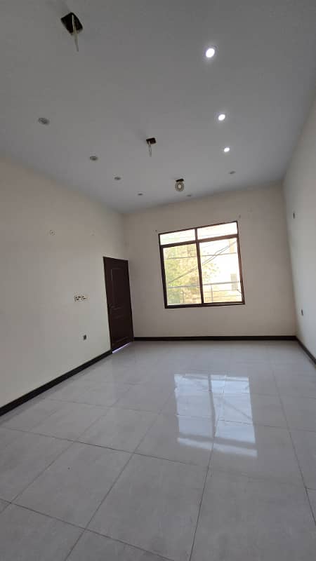 Urgent Sale 200 Sq Yd Ground+1 17