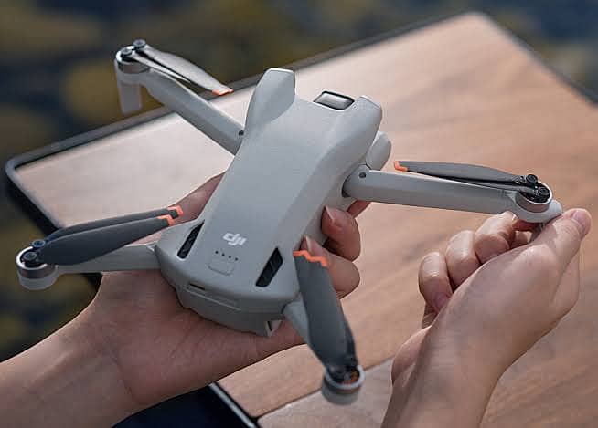 DJI Mini 3 Drone | 40 Mins Battery | Extra Propellers | Like New 1