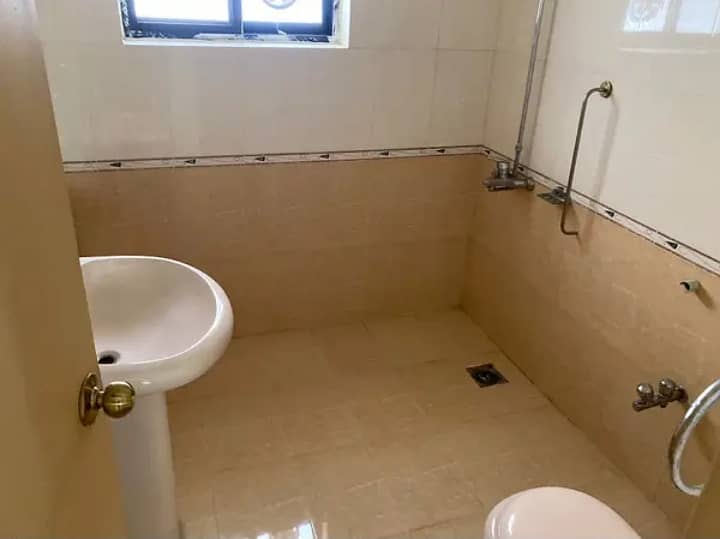 8.4 Marle Beautiful Upper Portion For Rent In I-10 4