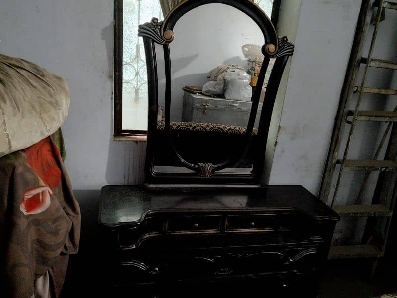 Dressing table 3