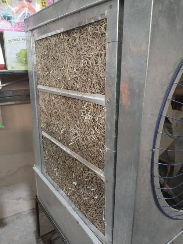 12voult roome cooler all ok new condition with sapply 2