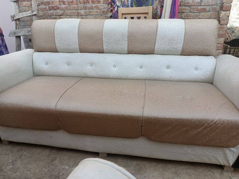 Luxury Sofa Set for Sale" 2. "Modern Sofa Set -Comfortable and Stylish 2