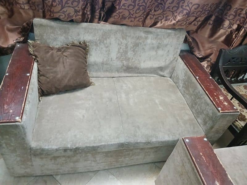 7 seated sofa set 0