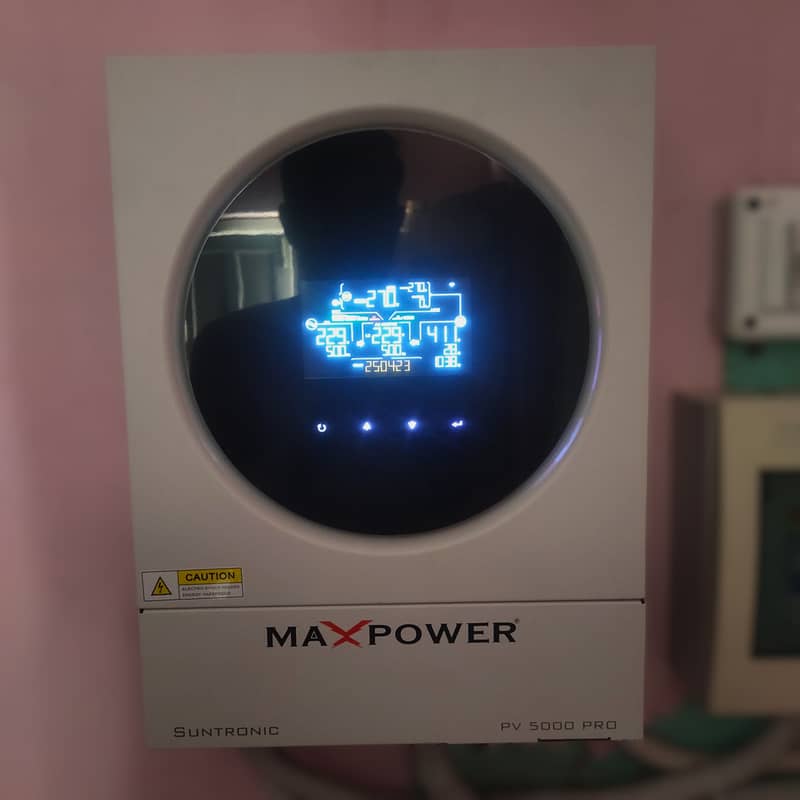 Maxpower Suntronic PV 5000 Pro (under warranty) 0