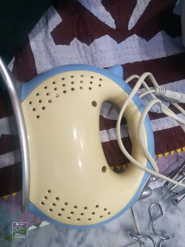 westpoint Hand Beeter Cake maker pizza dough maker blender 3