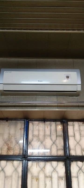 gree ac and Dawlance fridge 10bata 09 condition all ok 0